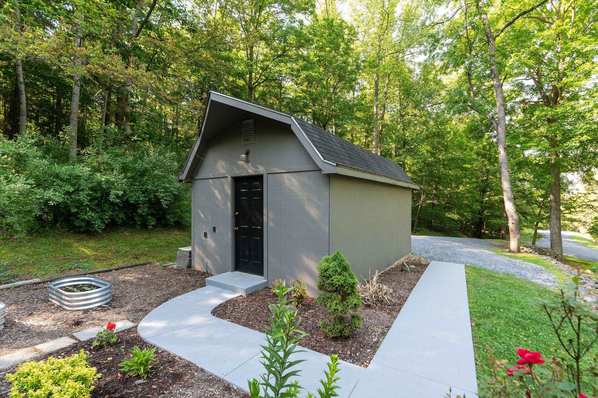 378 Forest Grove Road Lexington, VA 24450 - Photo 42 of 56 Gallery Image 42