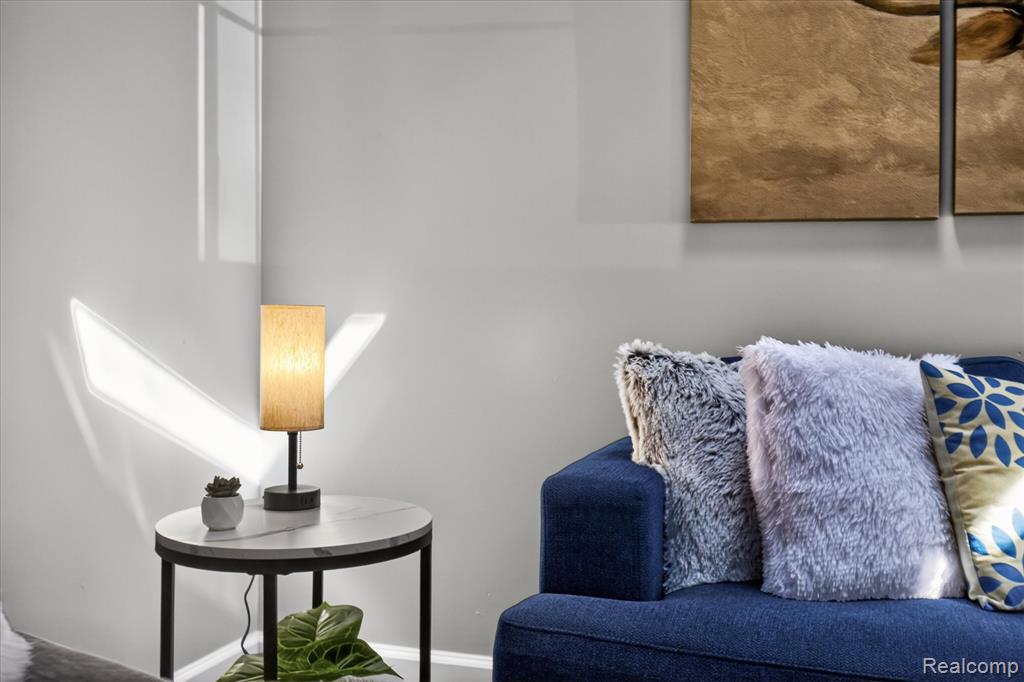 986 Pine Road Bay City, MI 48706 - Photo 9 of 35