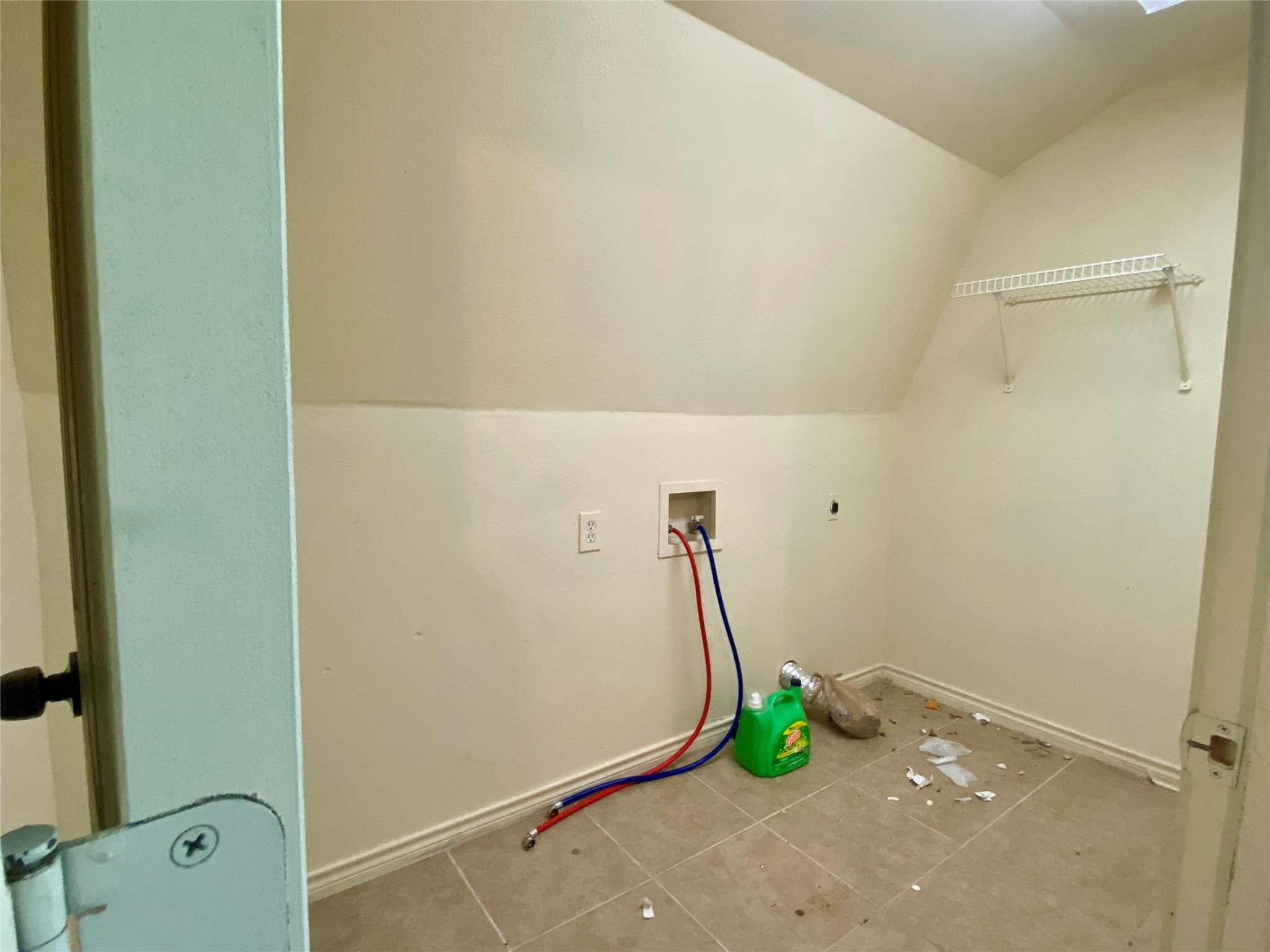 2500 Southline Road Conroe, TX 77384 - Photo 29 of 31 Laundry room off Bedroom upstairs