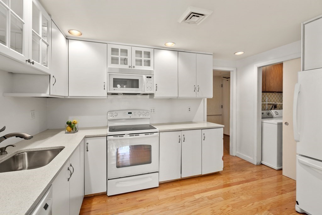 75 Grove Street, Unit 227 Wellesley, MA 02482 - Photo 8 of 24