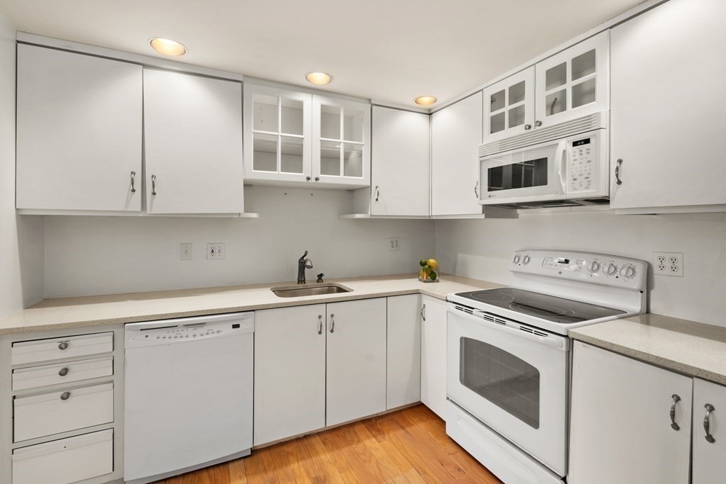 75 Grove Street, Unit 227 Wellesley, MA 02482 - Photo 9 of 24