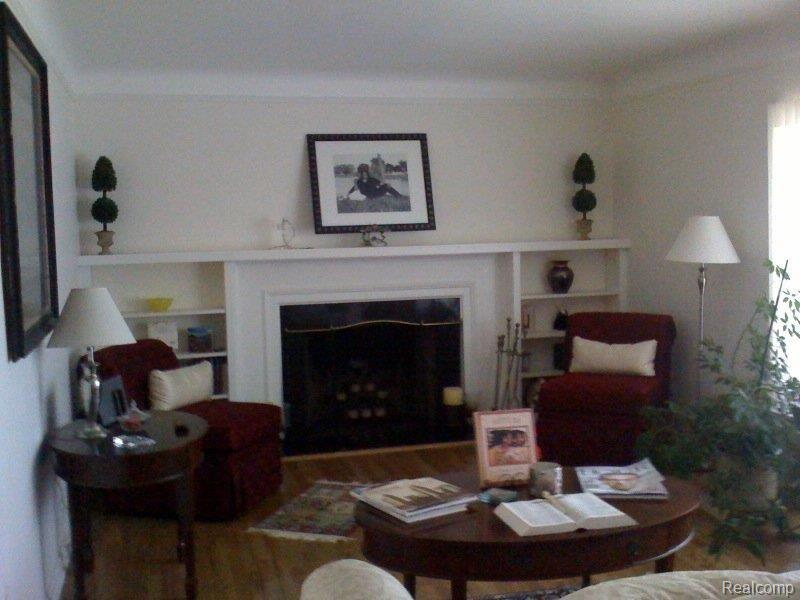 18179 Cornell Road Southfield, MI 48075 - Photo 6 of 30 photo 5.jpg