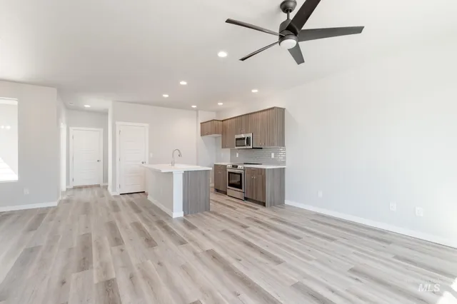 $393,990 | 3005 East Mossy Crk Drive, Kuna, ID 83634