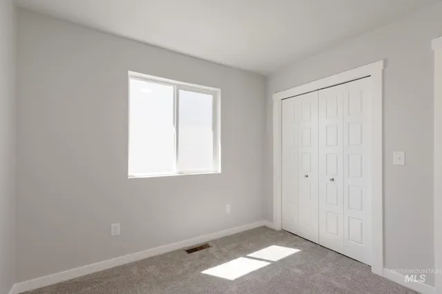 $393,990 | 3005 East Mossy Crk Drive, Kuna, ID 83634