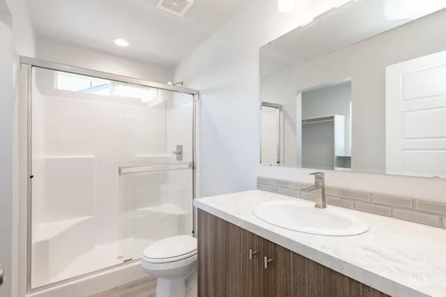 $393,990 | 3005 East Mossy Crk Drive, Kuna, ID 83634