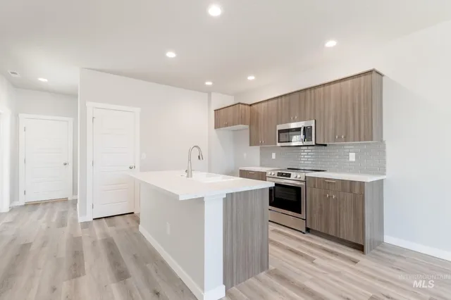 $393,990 | 3005 East Mossy Crk Drive, Kuna, ID 83634