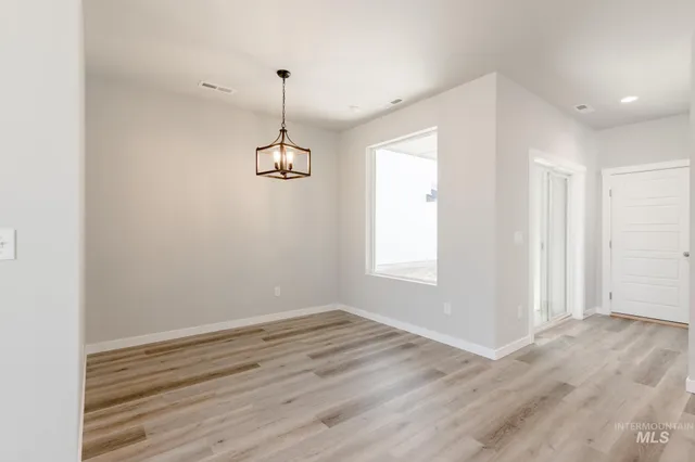 $393,990 | 3005 East Mossy Crk Drive, Kuna, ID 83634