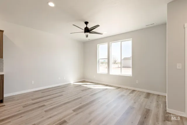 $393,990 | 3005 East Mossy Crk Drive, Kuna, ID 83634