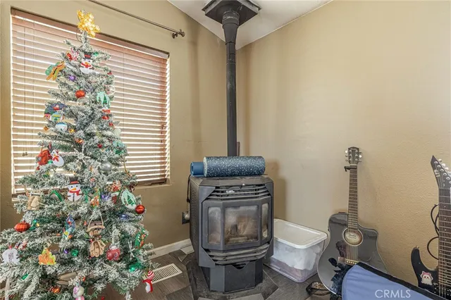 a view of a storage & utility room