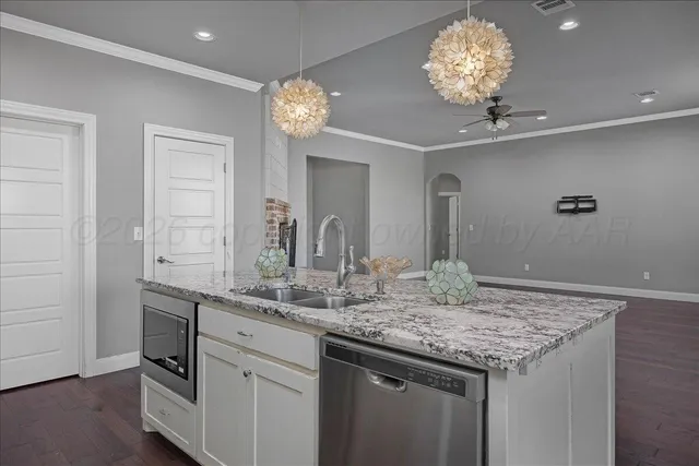 $379,500 | 33 Living Way Lane, Canyon, TX 79015