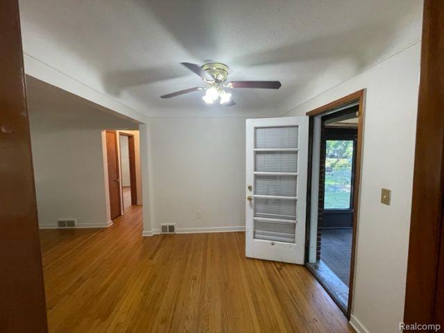 15075 Garfield Redford, MI 48239 - Photo 6 of 23