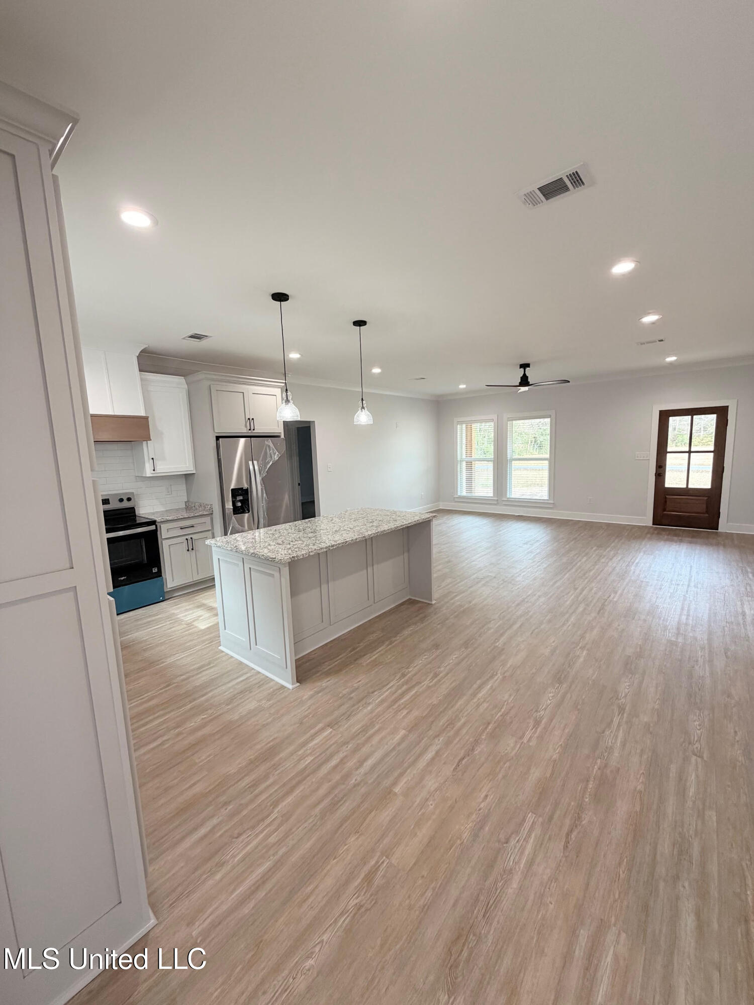 7258 Big Island Road Moss Point, MS 39562 - Photo 3 of 15 unnamed (31)