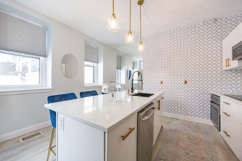 201 Thorndike Street, Unit 505 Lowell, MA 01852 - Photo 11 of 36