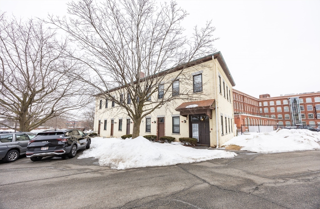 201 Thorndike Street, Unit 505 Lowell, MA 01852 - Photo 34 of 36