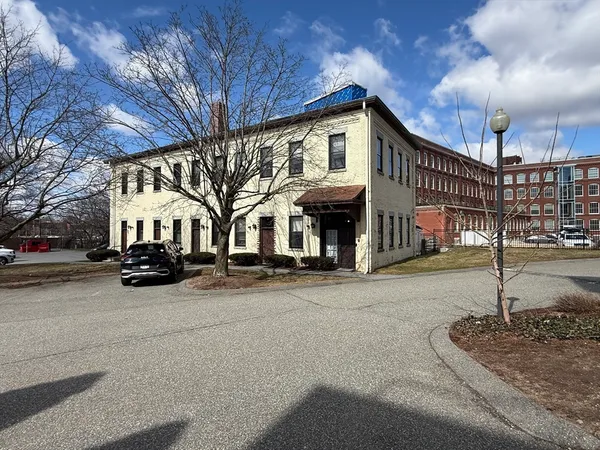 $349,900 | 201 Thorndike Street, Unit 505, Lowell, MA 01852