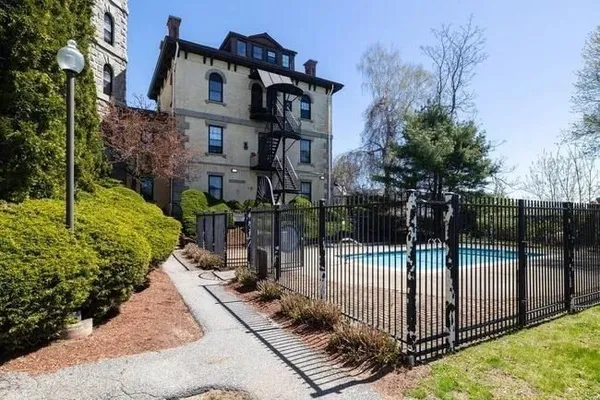 $349,900 | 201 Thorndike Street, Unit 505, Lowell, MA 01852