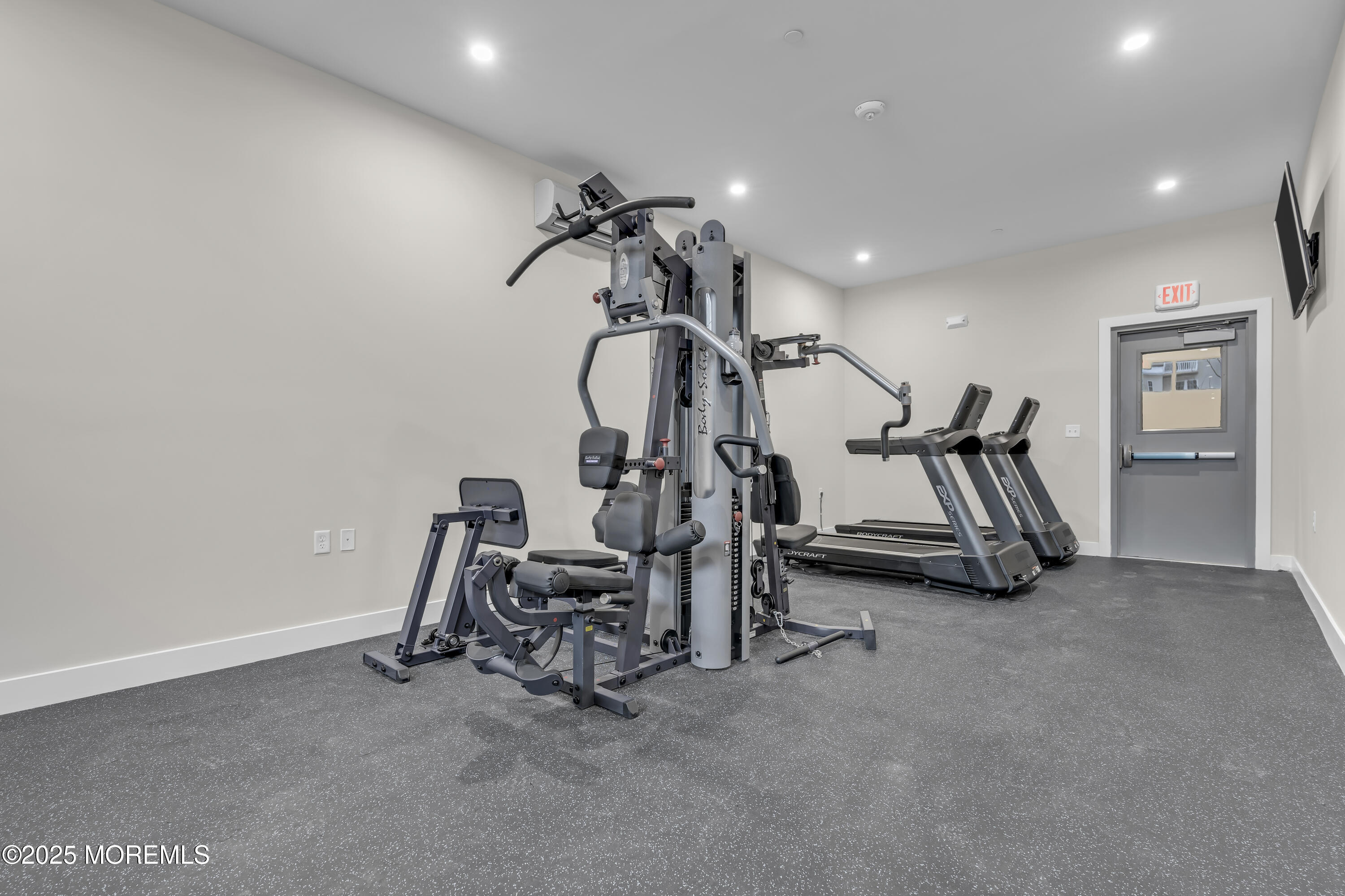 19 Carr Avenue, Unit 414 Keansburg, NJ 07734 - Photo 9 of 83 DSC01597