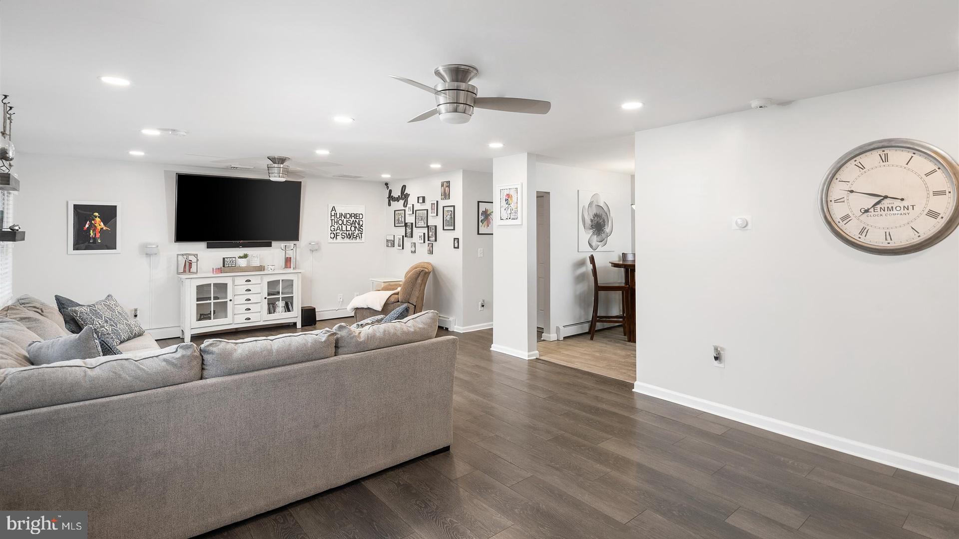 24 Misty Pine Road Levittown, PA 19056 - Photo 11 of 36 Living Room