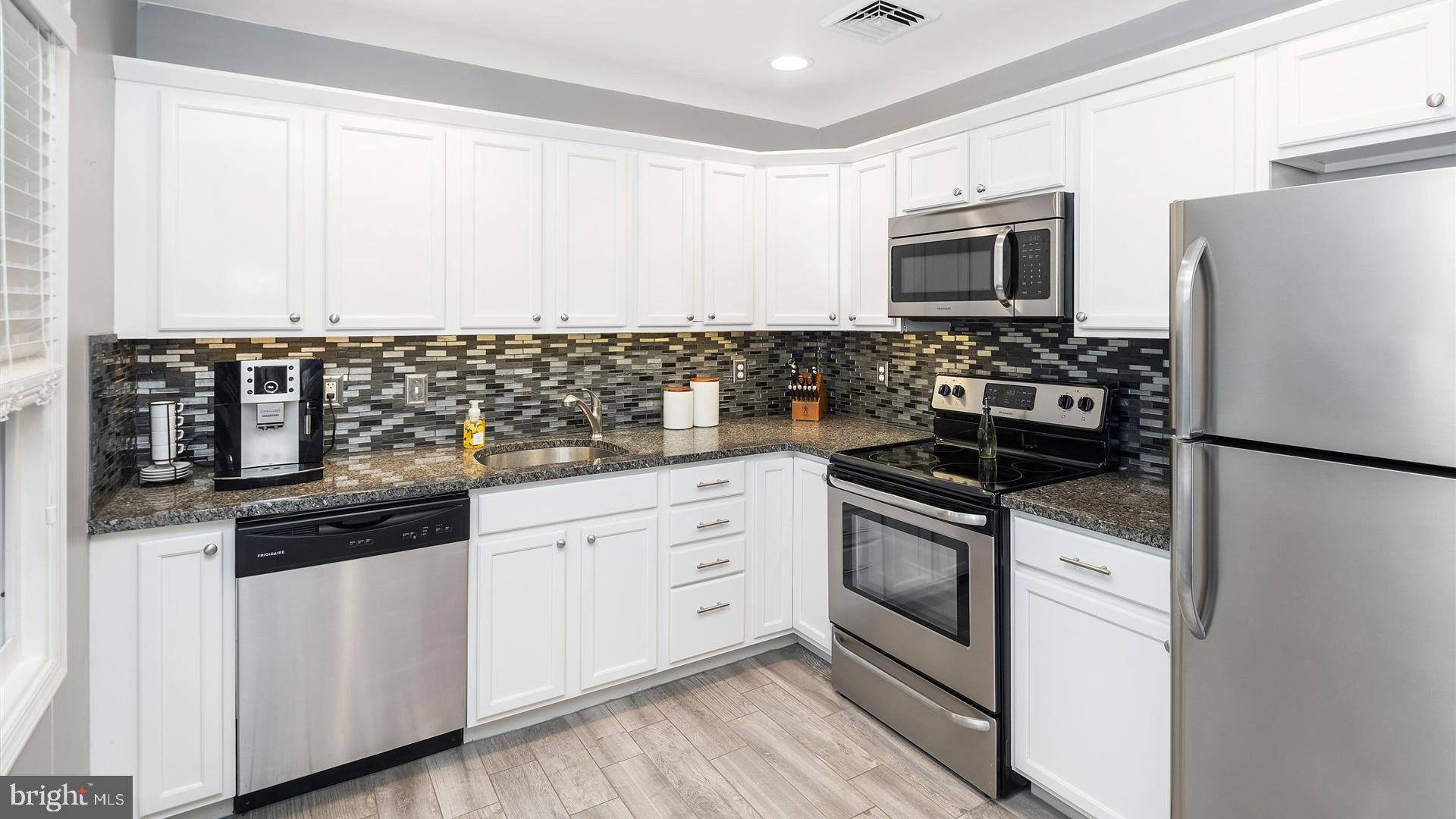 24 Misty Pine Road Levittown, PA 19056 - Photo 13 of 36 Kitchen-Appliances included in Sale