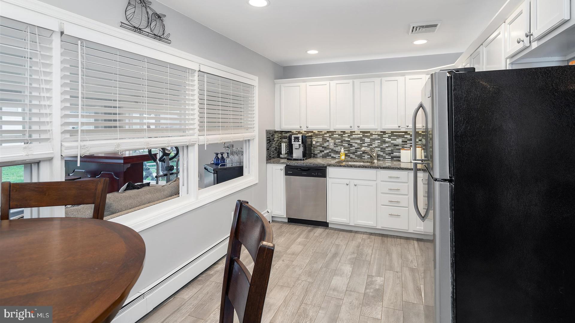 24 Misty Pine Road Levittown, PA 19056 - Photo 14 of 36 Kitchen