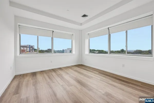 $3,500 | 2 Executive Drive, Unit 812, Fort Lee, NJ 07024