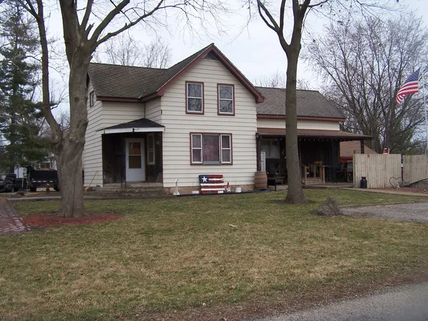$150,000 | 202 North 2nd Avenue, Chenoa, IL 61726