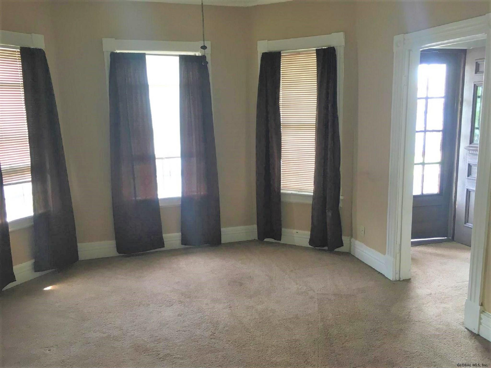 1573-75 Rugby Road Schenectady, NY 12308 - Photo 6 of 12 Photo 6