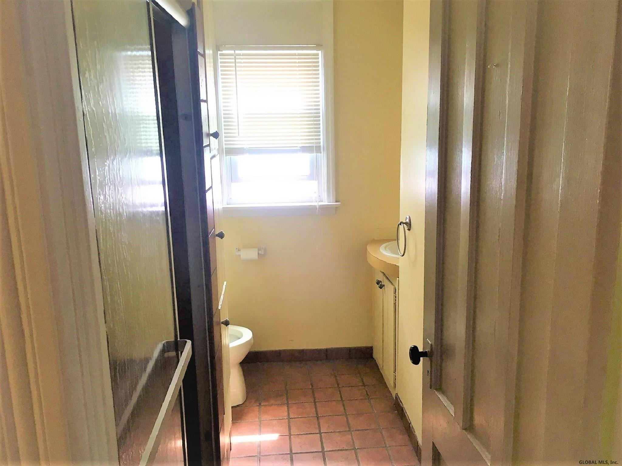 1573-75 Rugby Road Schenectady, NY 12308 - Photo 9 of 12 Photo 9