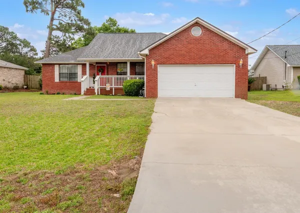 $2,300 | 6453 Garden Drive, Gulf Breeze, FL 32563