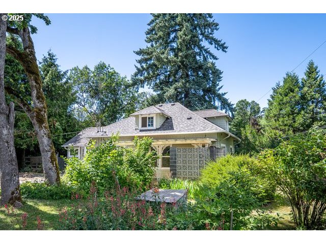 33680 Seavey Loop Road Eugene, OR 97405 - Photo 1 of 36 Gallery Image 1