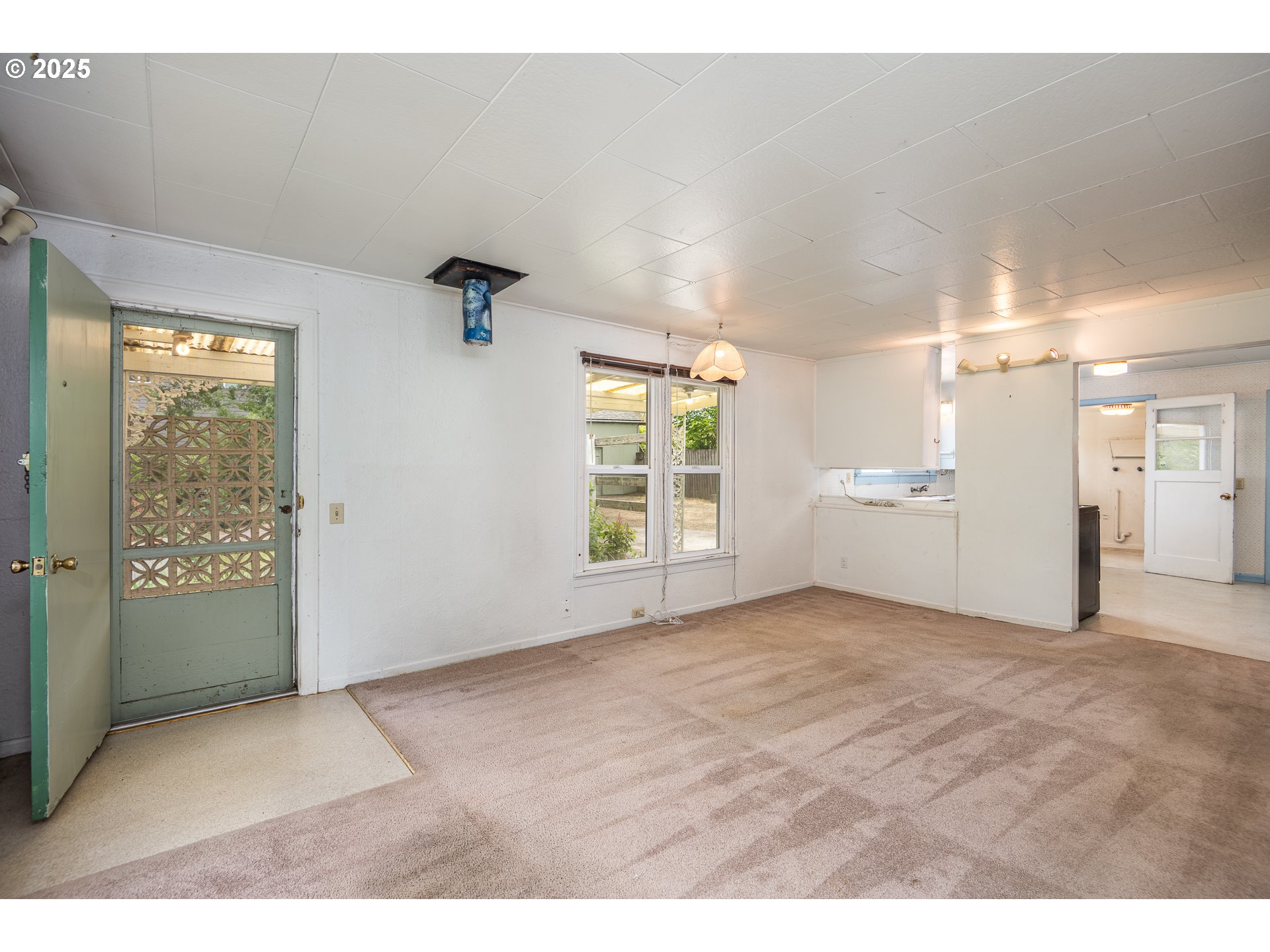 33680 Seavey Loop Road Eugene, OR 97405 - Photo 24 of 36 Gallery Image 24
