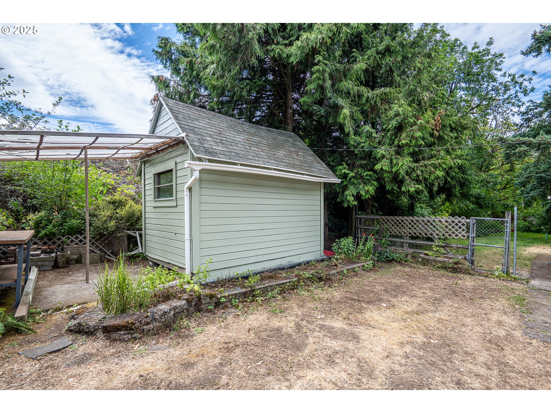 33680 Seavey Loop Road Eugene, OR 97405 - Photo 4 of 36 Gallery Image 4