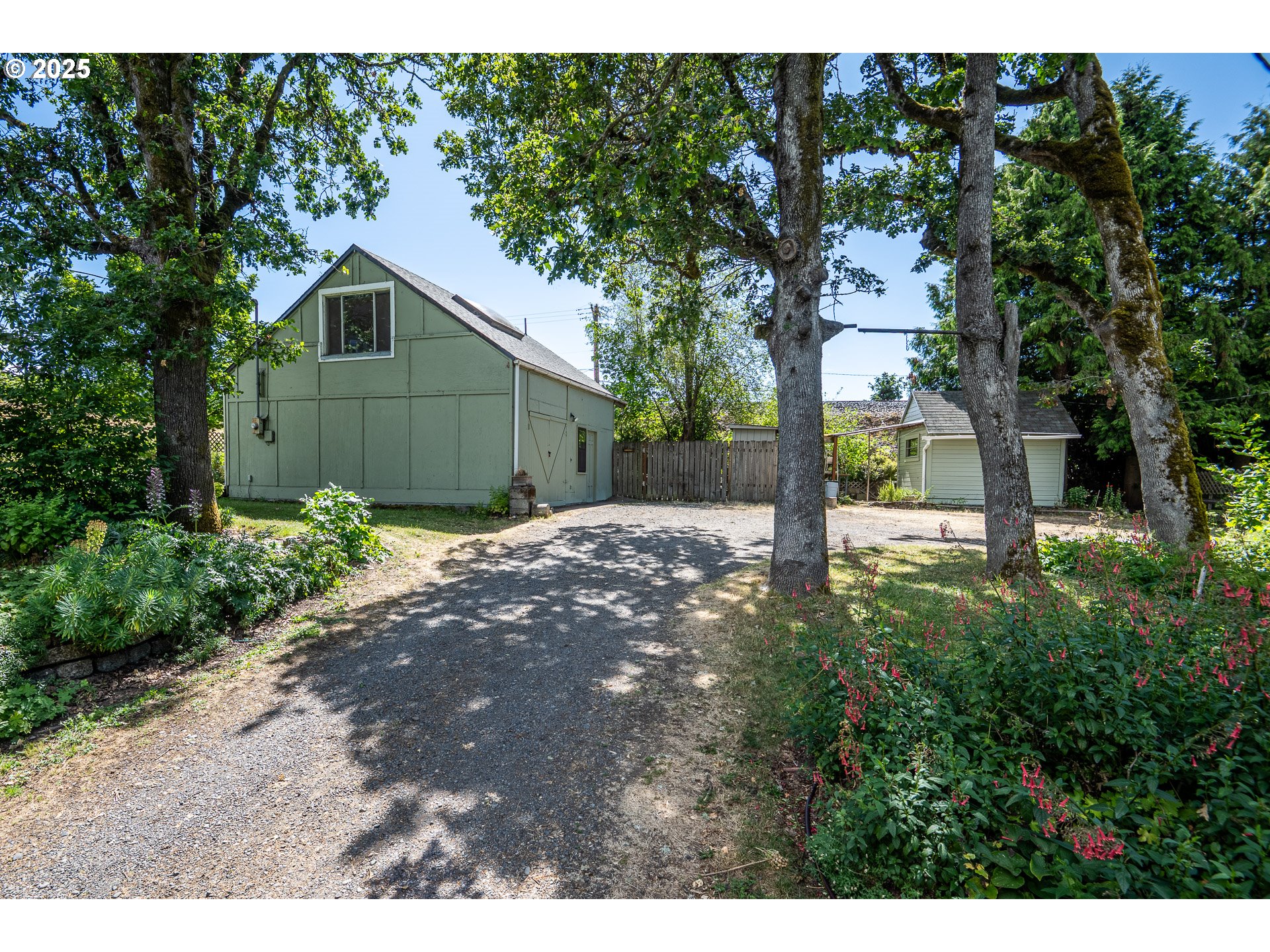 33680 Seavey Loop Road Eugene, OR 97405 - Photo 9 of 36 Gallery Image 9