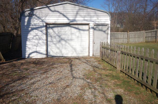 1336 Thomason Road Southeast Roanoke, VA 24014 - Photo 15 of 19 GARAGE