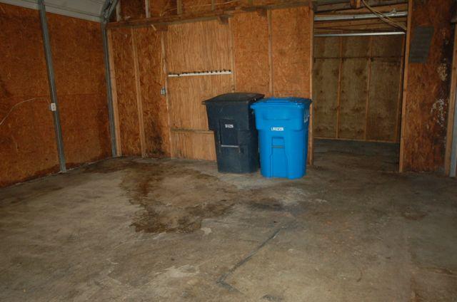 1336 Thomason Road Southeast Roanoke, VA 24014 - Photo 16 of 19 INT OF GARAGE
