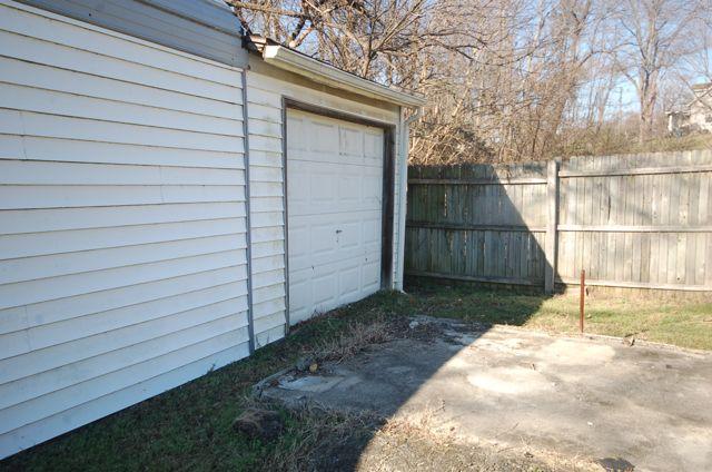 1336 Thomason Road Southeast Roanoke, VA 24014 - Photo 18 of 19 EXT OF GARAGE