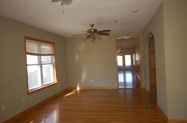1336 Thomason Road Southeast Roanoke, VA 24014 - Photo 3 of 19 LIVING ROOM