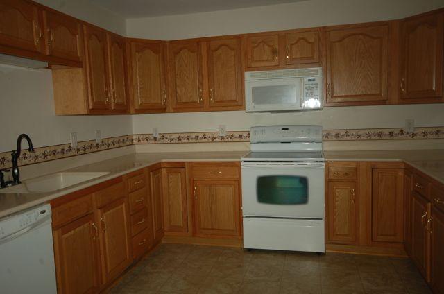 1336 Thomason Road Southeast Roanoke, VA 24014 - Photo 6 of 19 KITCHEN