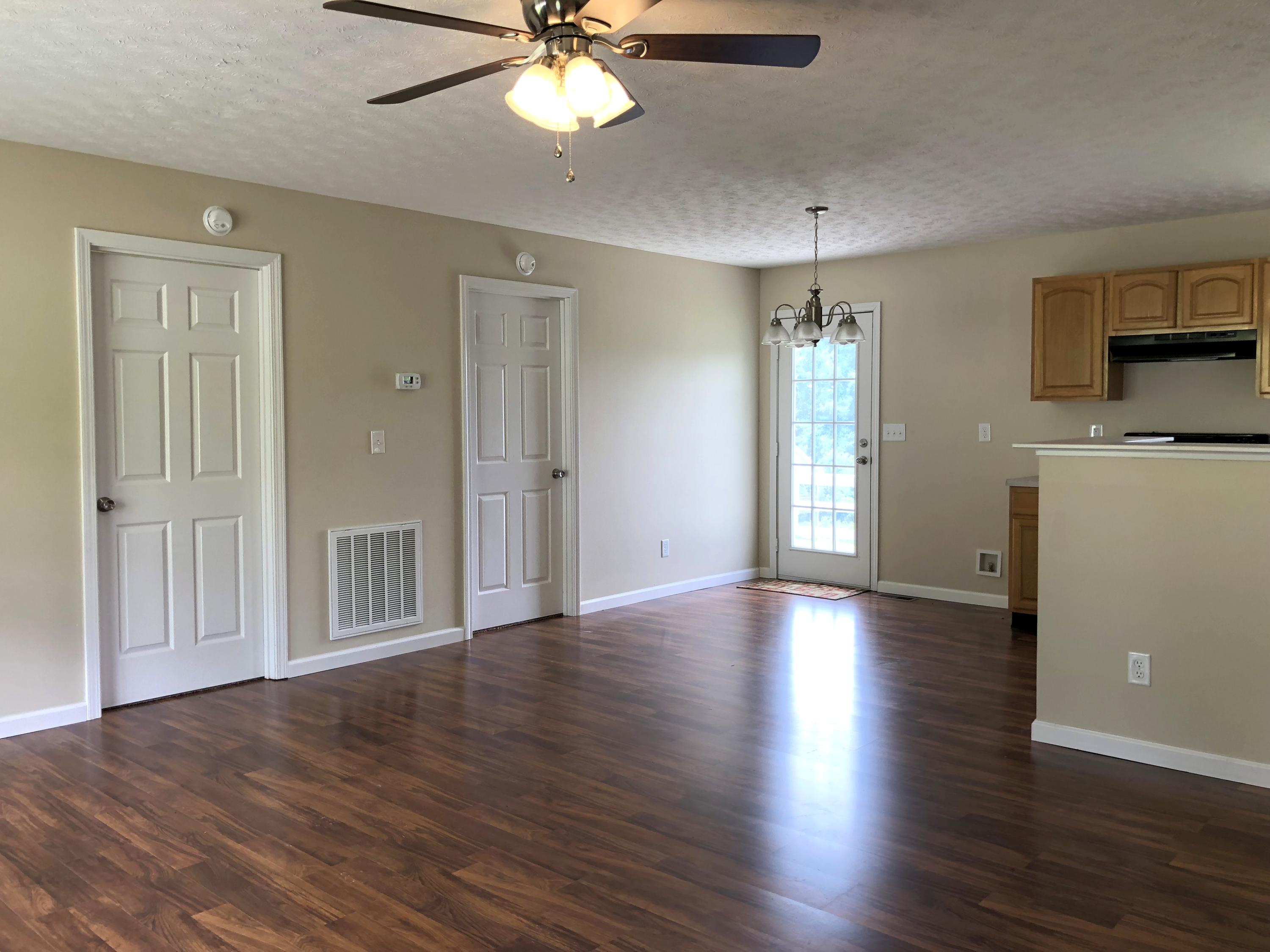 2005 Loop Road La Follette, TN 37766 - Photo 3 of 19 Living room/Dining