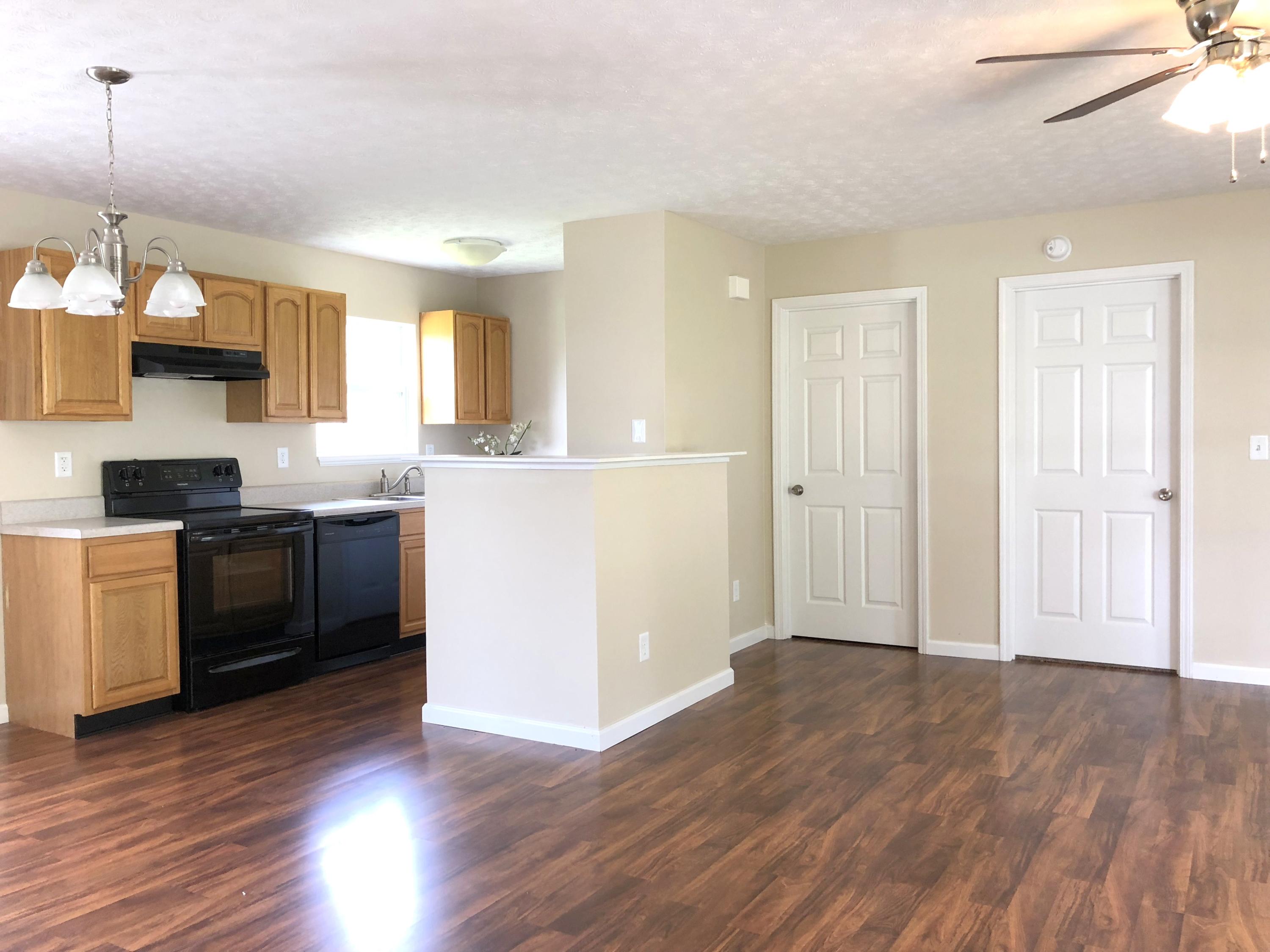 2005 Loop Road La Follette, TN 37766 - Photo 4 of 19 Dining area