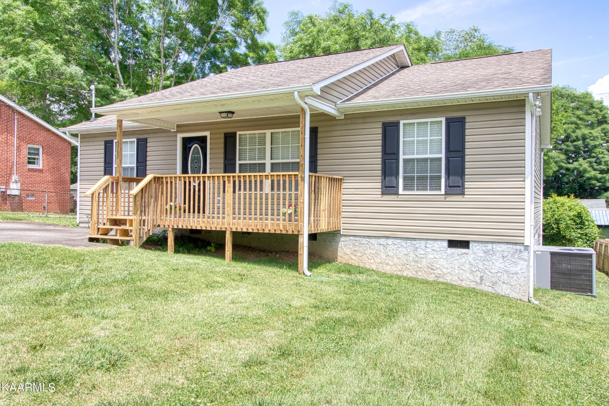 5702 Collette Road Northeast Knoxville, TN 37918 - Photo 2 of 19 Gallery Image 2