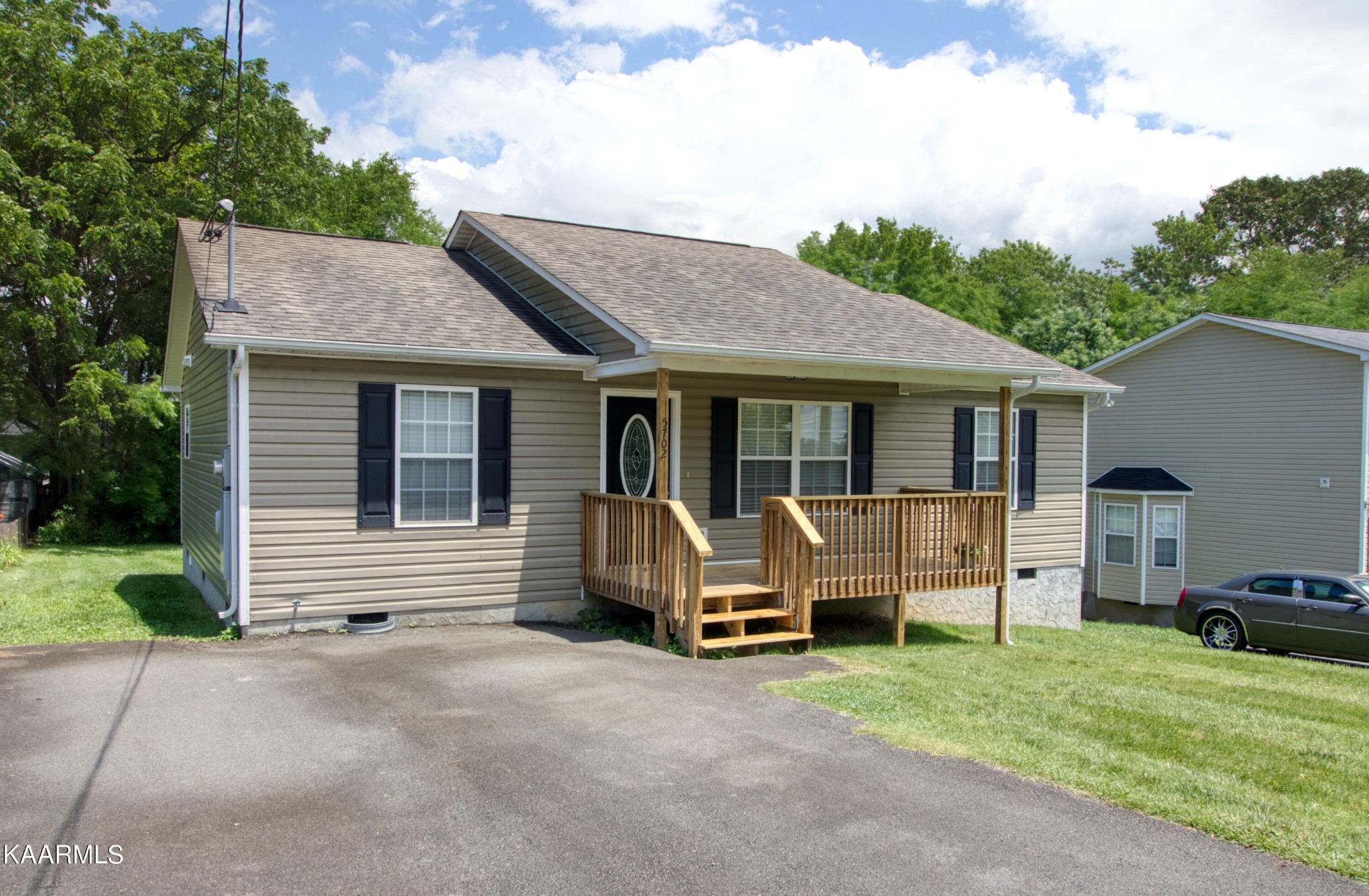 5702 Collette Road Northeast Knoxville, TN 37918 - Photo 3 of 19 Gallery Image 3