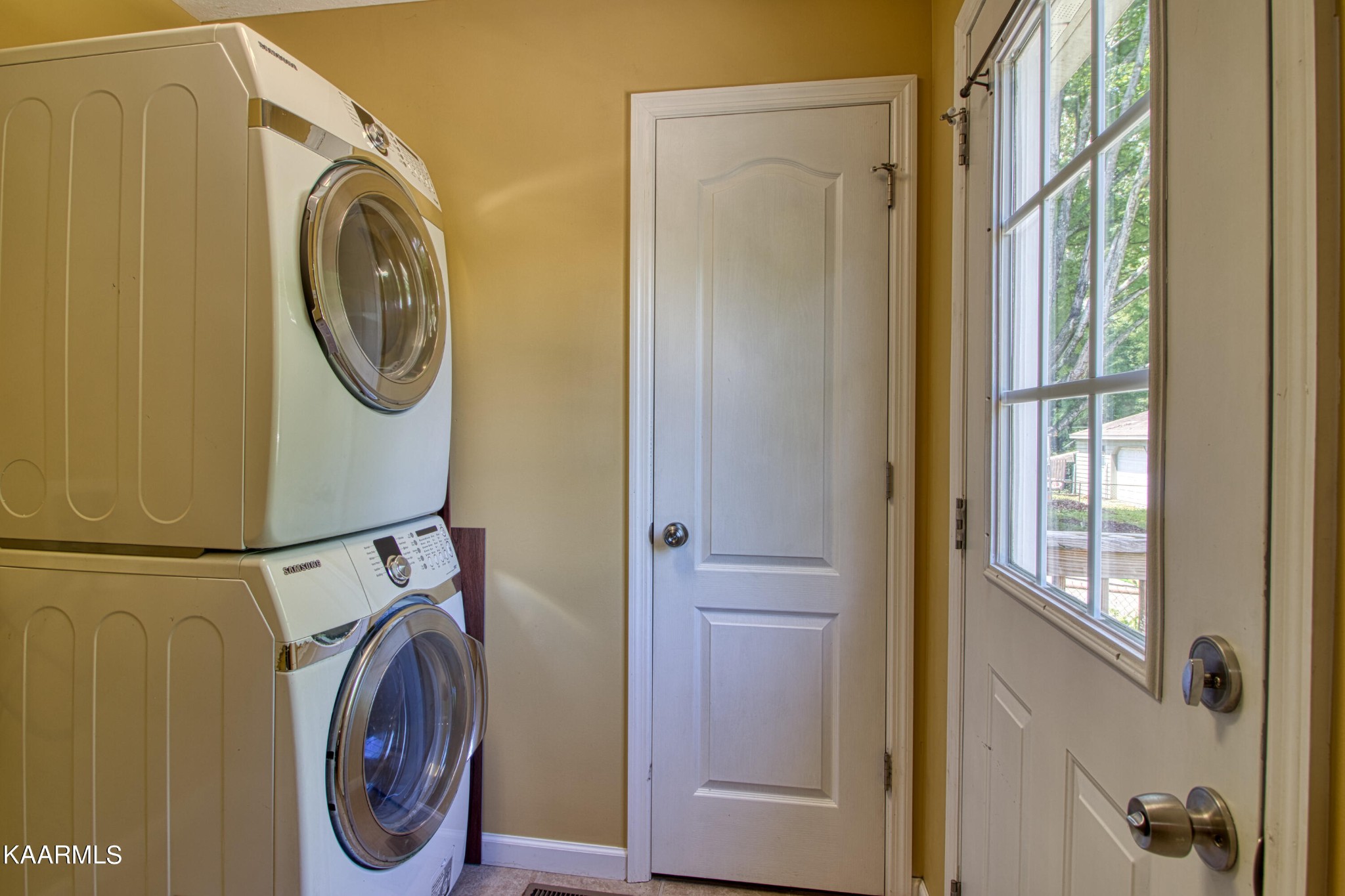 5702 Collette Road Northeast Knoxville, TN 37918 - Photo 10 of 19 Gallery Image 10