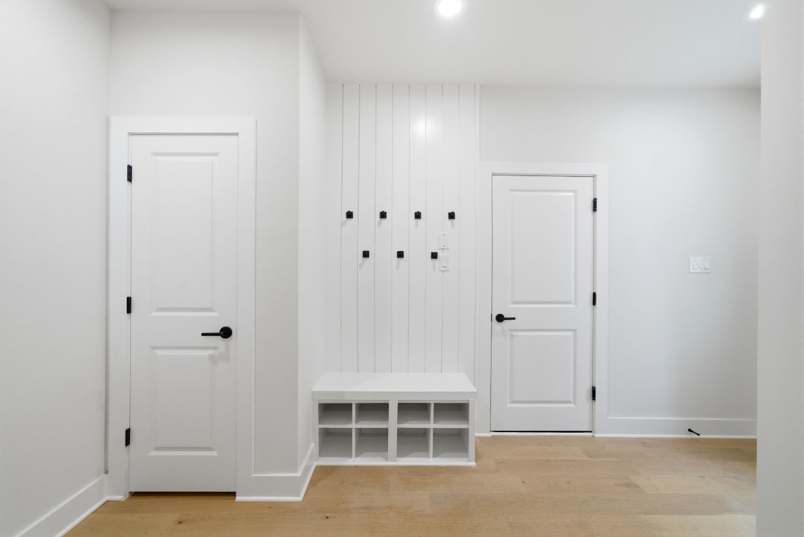 328 Janisch Road, Unit D Houston, TX 77018 - Photo 5 of 37 an empty room with windows