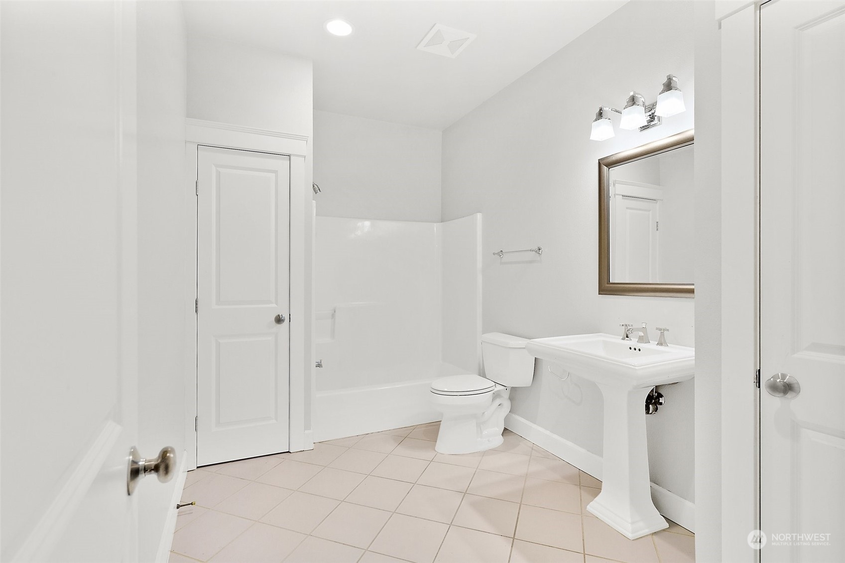 2772 Locker Road Southeast Port Orchard, WA 98366 - Photo 13 of 40 Gallery Image 13