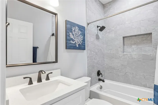 $469,000 | 132 Breezeway Drive, Rockport, TX 78382