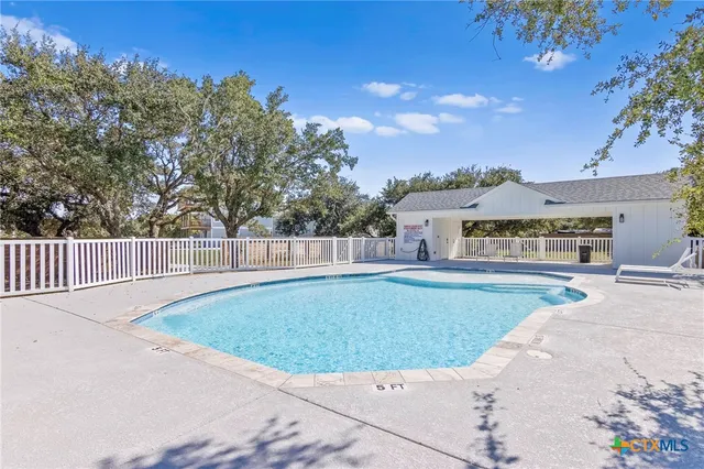 $469,000 | 132 Breezeway Drive, Rockport, TX 78382