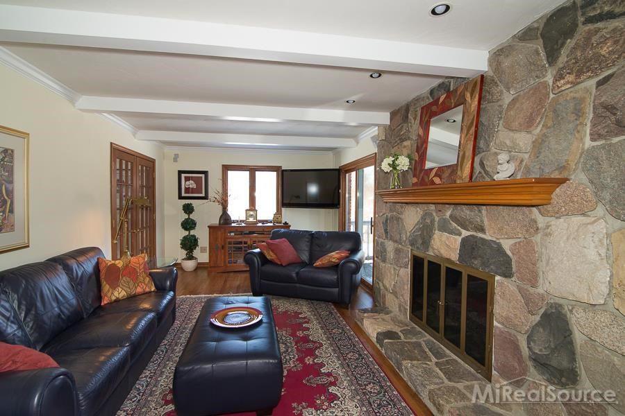4033 Collins Road Rochester, MI 48306 - Photo 11 of 25