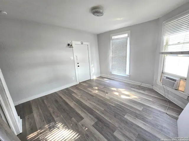 $750 | 15164 Oak Street, Lytle, TX 78052