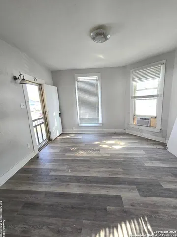 $750 | 15164 Oak Street, Lytle, TX 78052